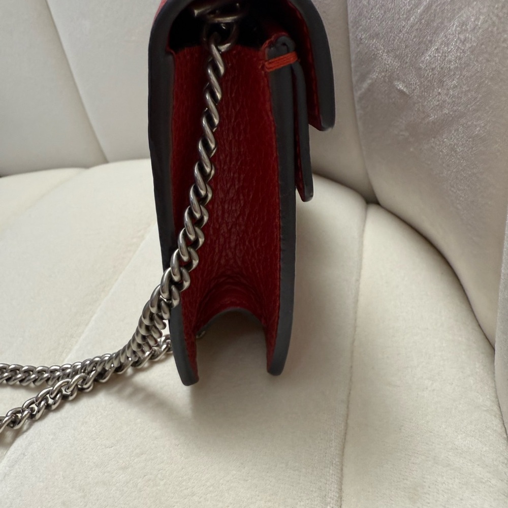 Gucci Red Clutch with Silver Chain - Picture 2 of 4
